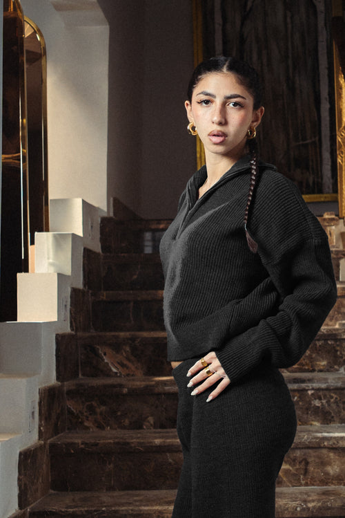 [women] Black Quarter Zip Knitted Pull