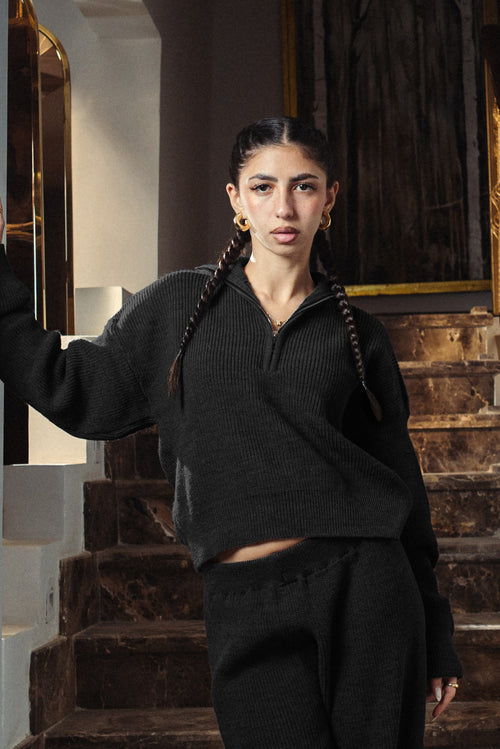 [unisex] Black Quarter Zip Knitted Pull