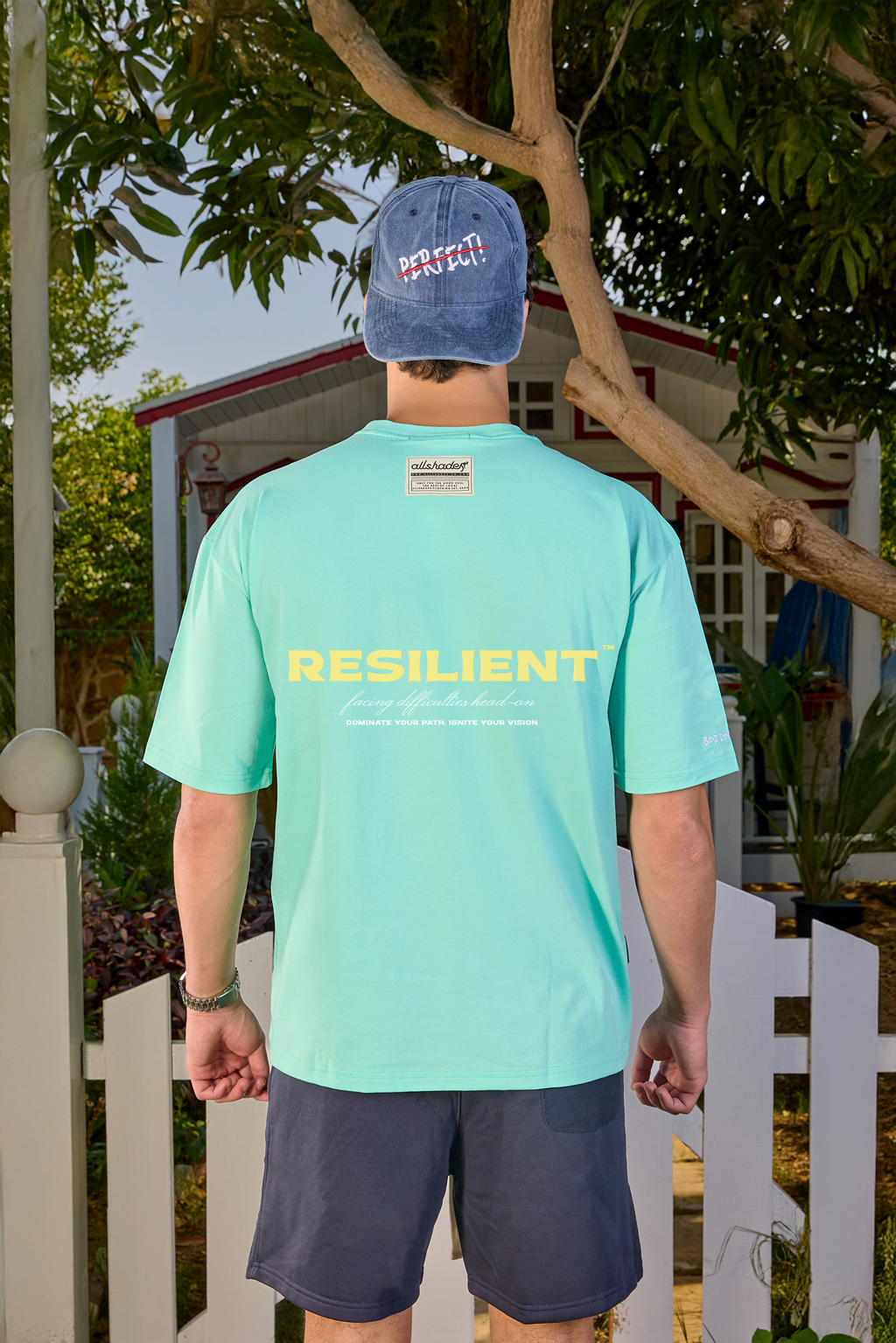 [unisex] RESILIENT Tee