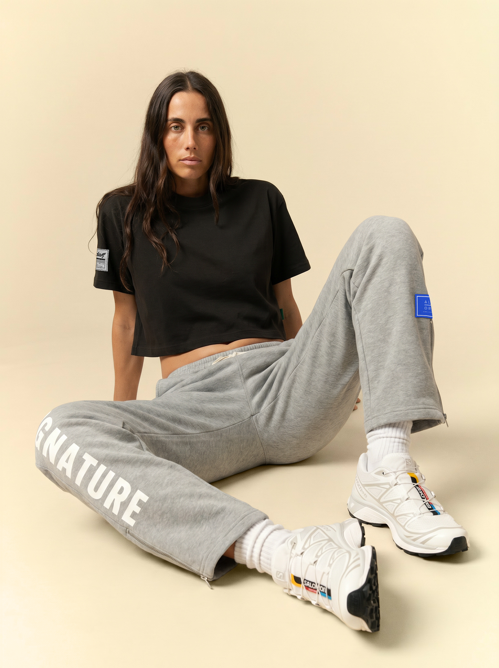 [women] Basic Cropped Black Tee