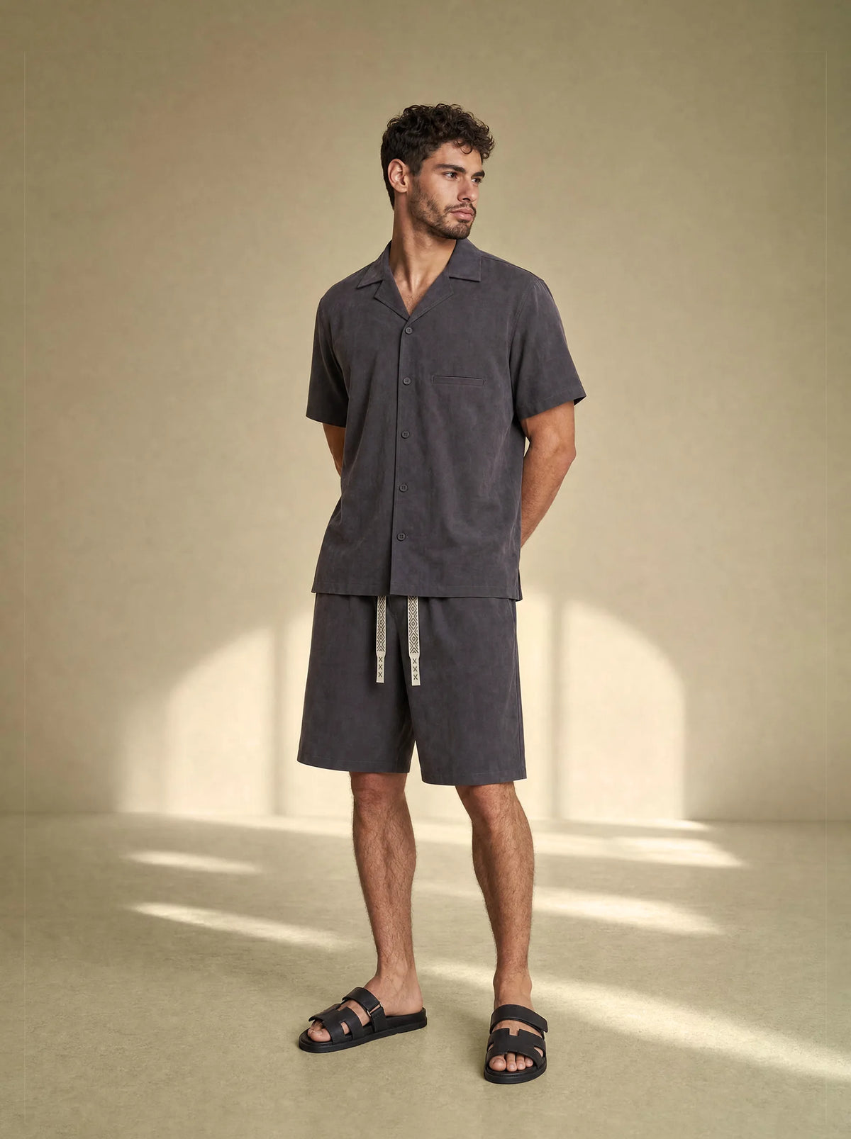 [men] Brushed Linen Tailored Shorts