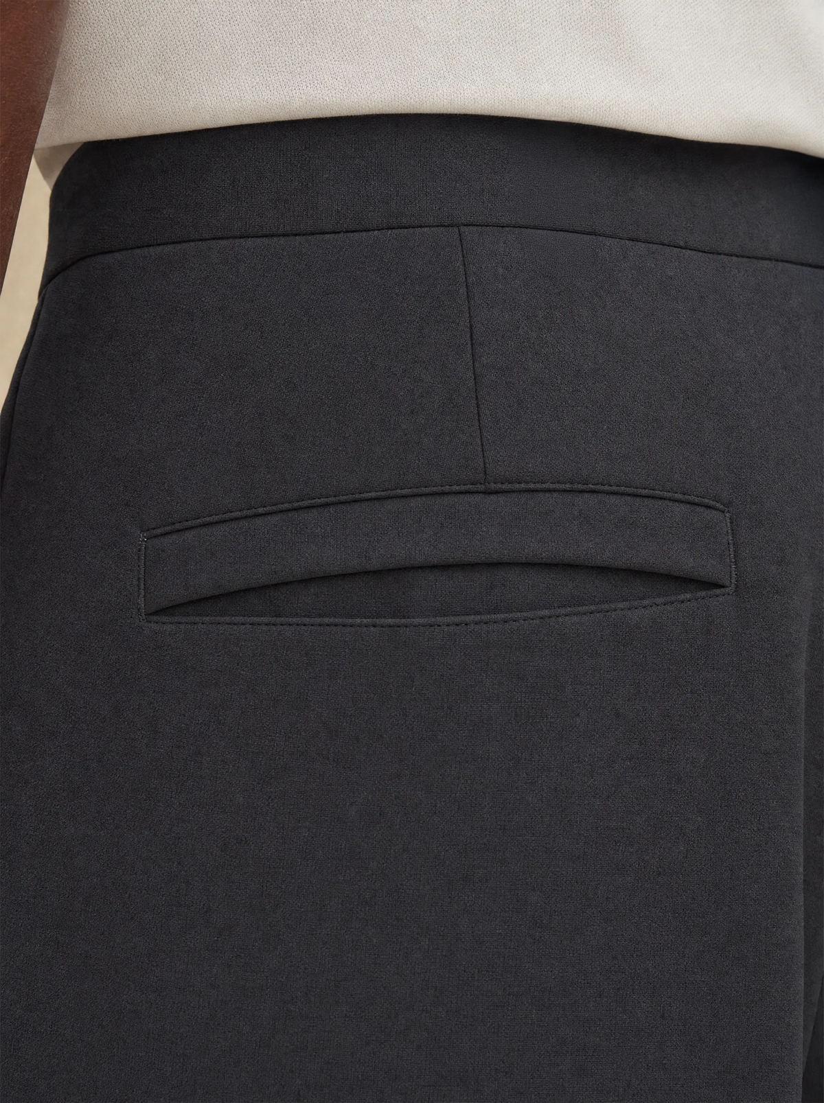 [details] Men's MotionDrift Pleated Pants
