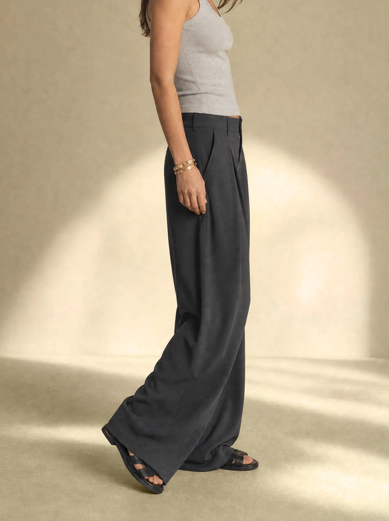 Women's MotionDrift Pleated Pants