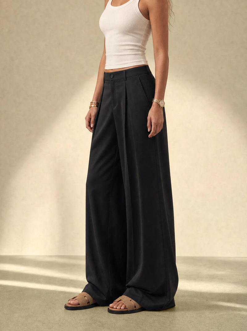 Women's MotionDrift Pleated Pants