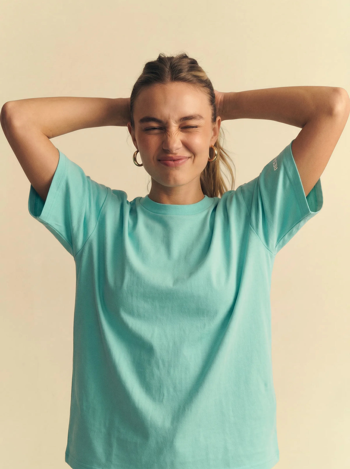 [women] RESILIENT Tee
