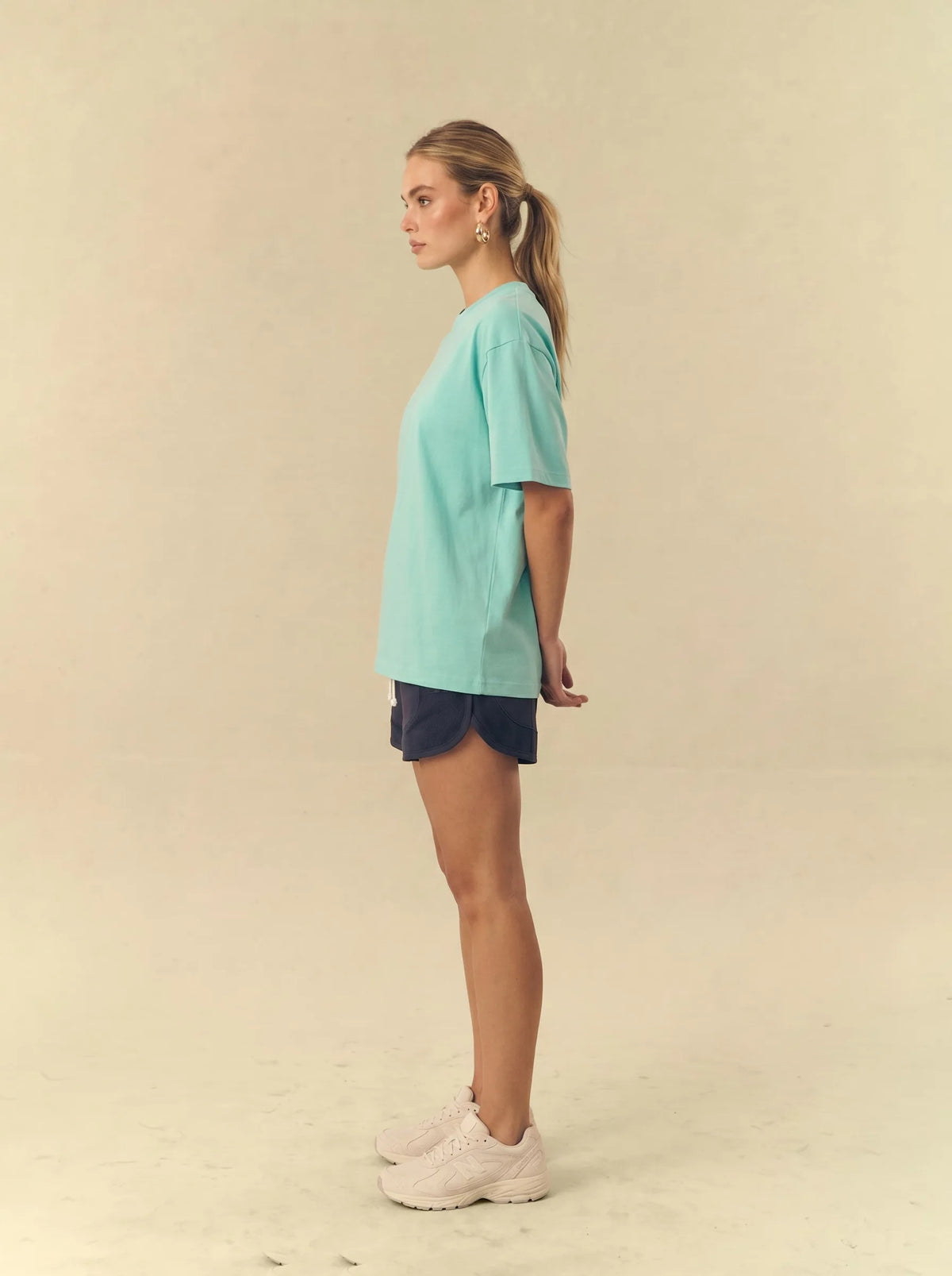 [women] RESILIENT Tee